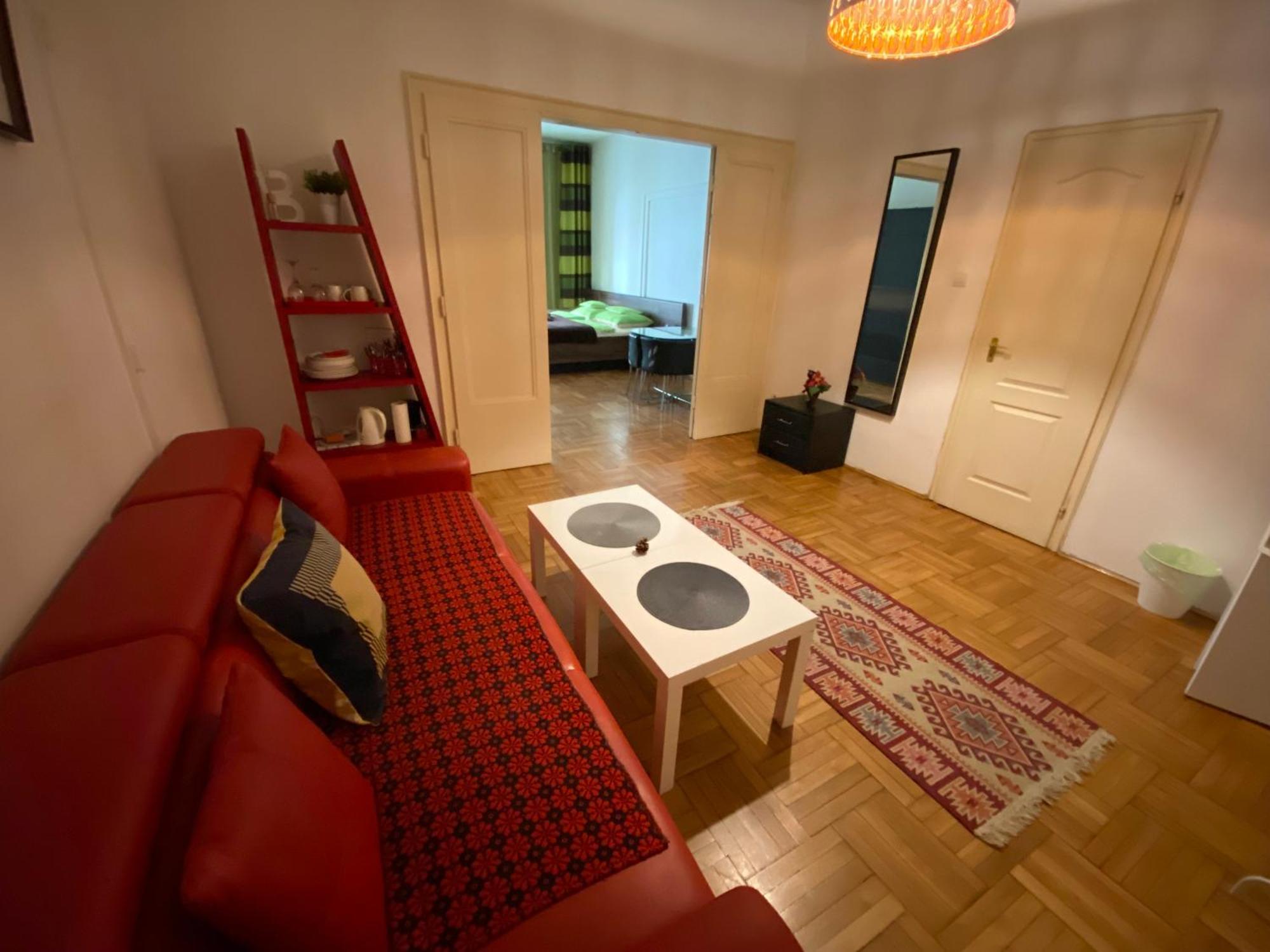 & And Center Апартаменти *
