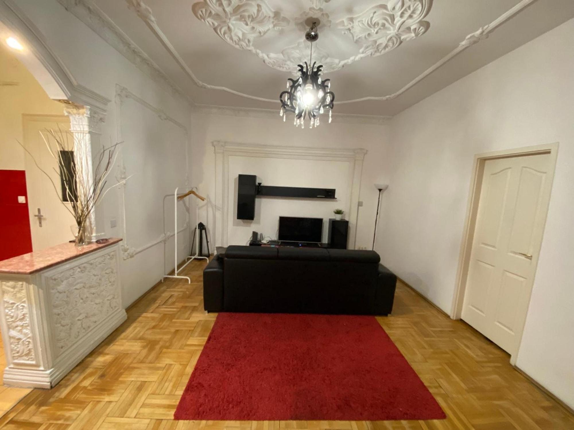 & And Center Апартаменти