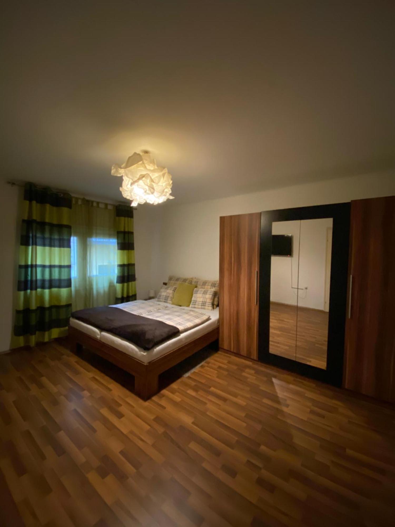 & And Center Апартаменти *